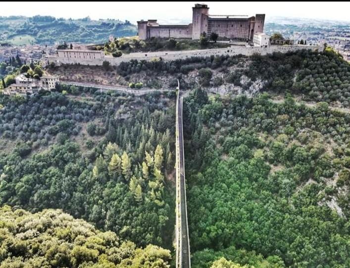 Sotto I Tetti Del Borgo Διαμέρισμα Σπολέτο Εξωτερικό φωτογραφία